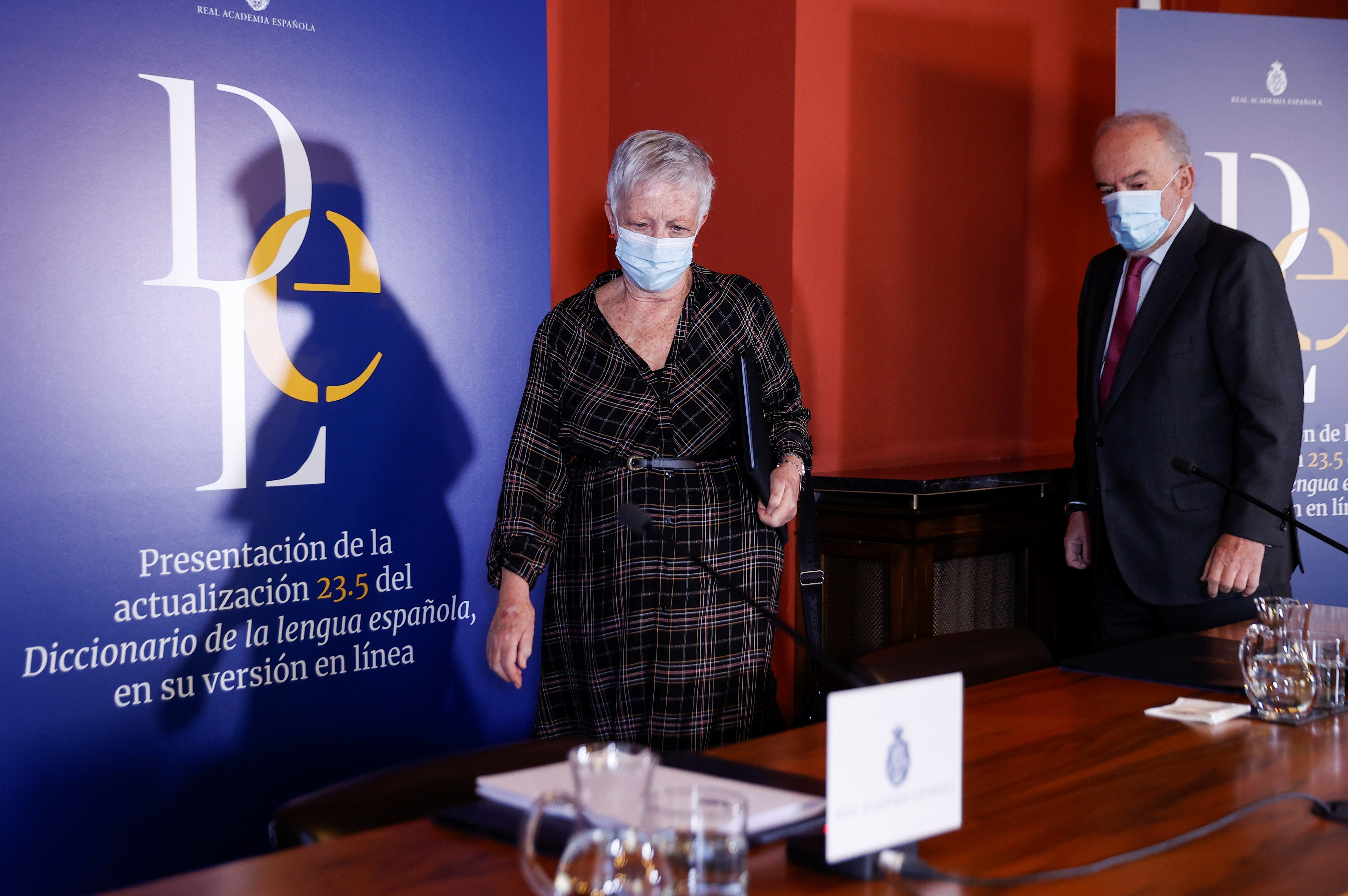 "Cachopo", "rebujito", "poliamor", "transgénero"... Estas son las nuevas palabras del Diccionario de la RAE "Cachopo", "rebujito", "poliamor", "transgénero"... Estas son las nuevas palabras del Diccionario de la RAE