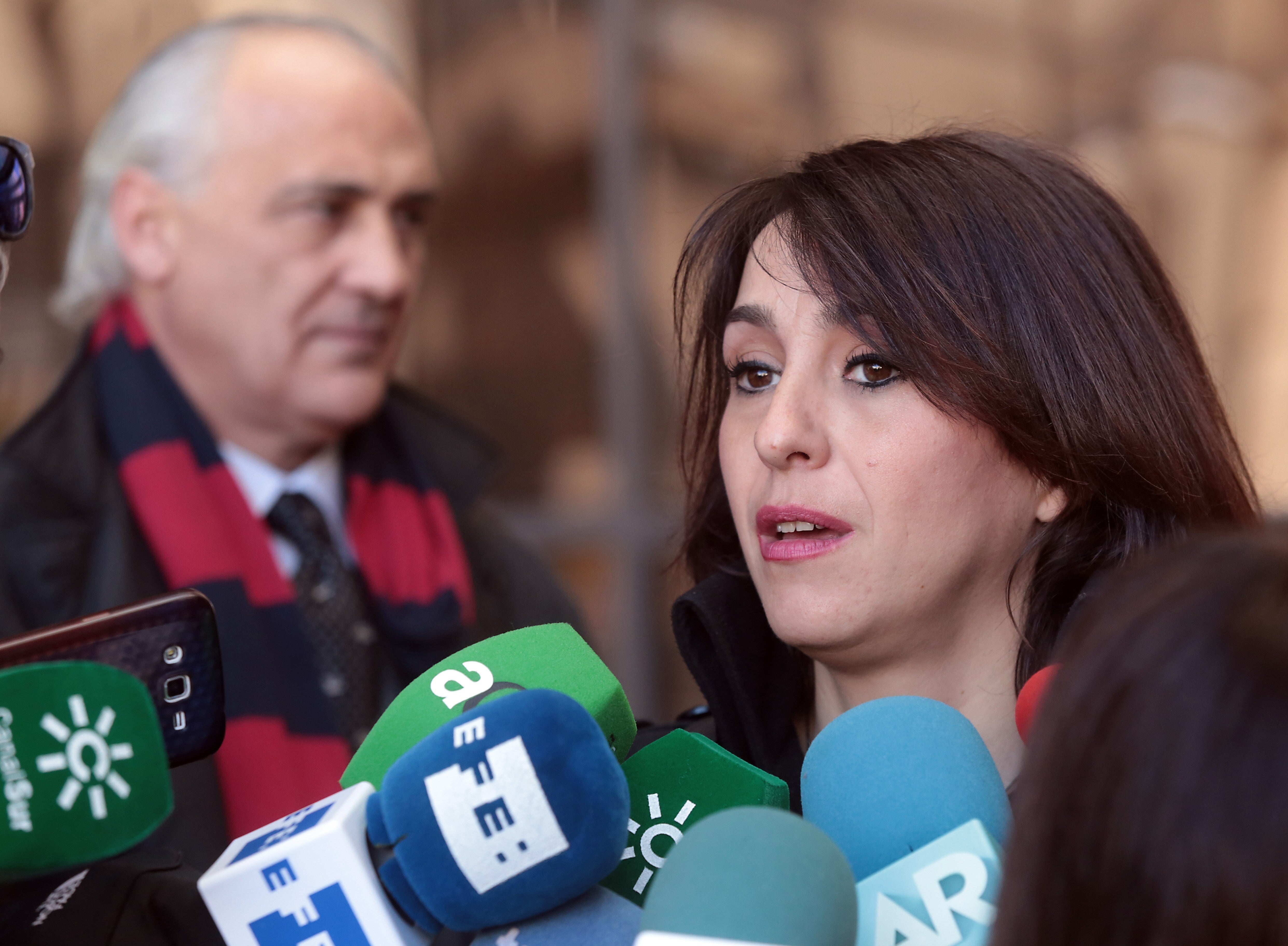 Juana Rivas cumplirá lo que queda de condena en su domicilio con una pulsera de control telemático Juana Rivas cumplirá lo que queda de condena en su domicilio con una pulsera de control telemático