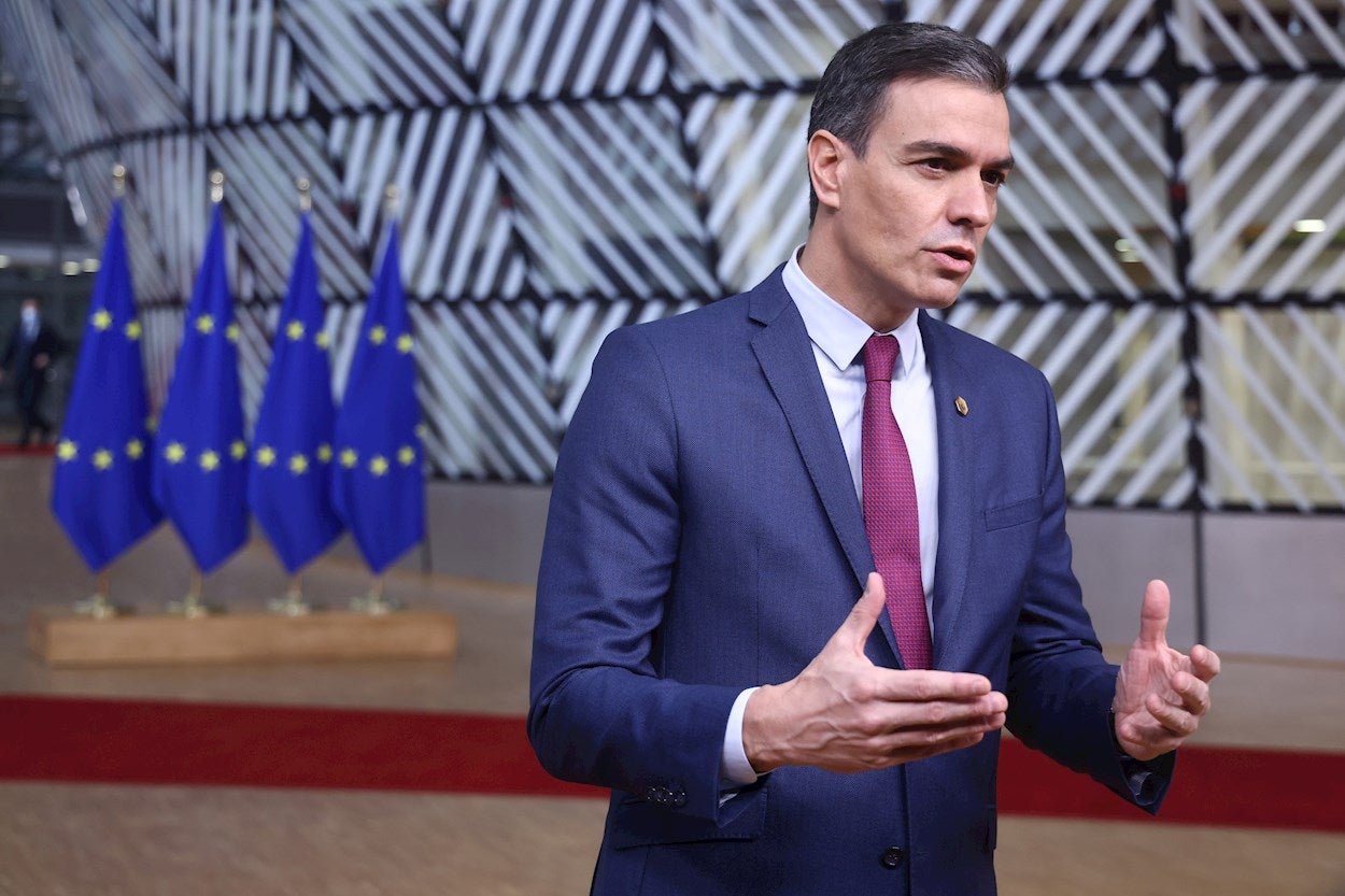 Pedro Sánchez insiste en que el Rey emérito debe dar explicaciones y niega consultas con Zarzuela sobre su regreso Pedro Sánchez insiste en que el Rey emérito debe dar explicaciones y niega consultas con Zarzuela sobre su regreso