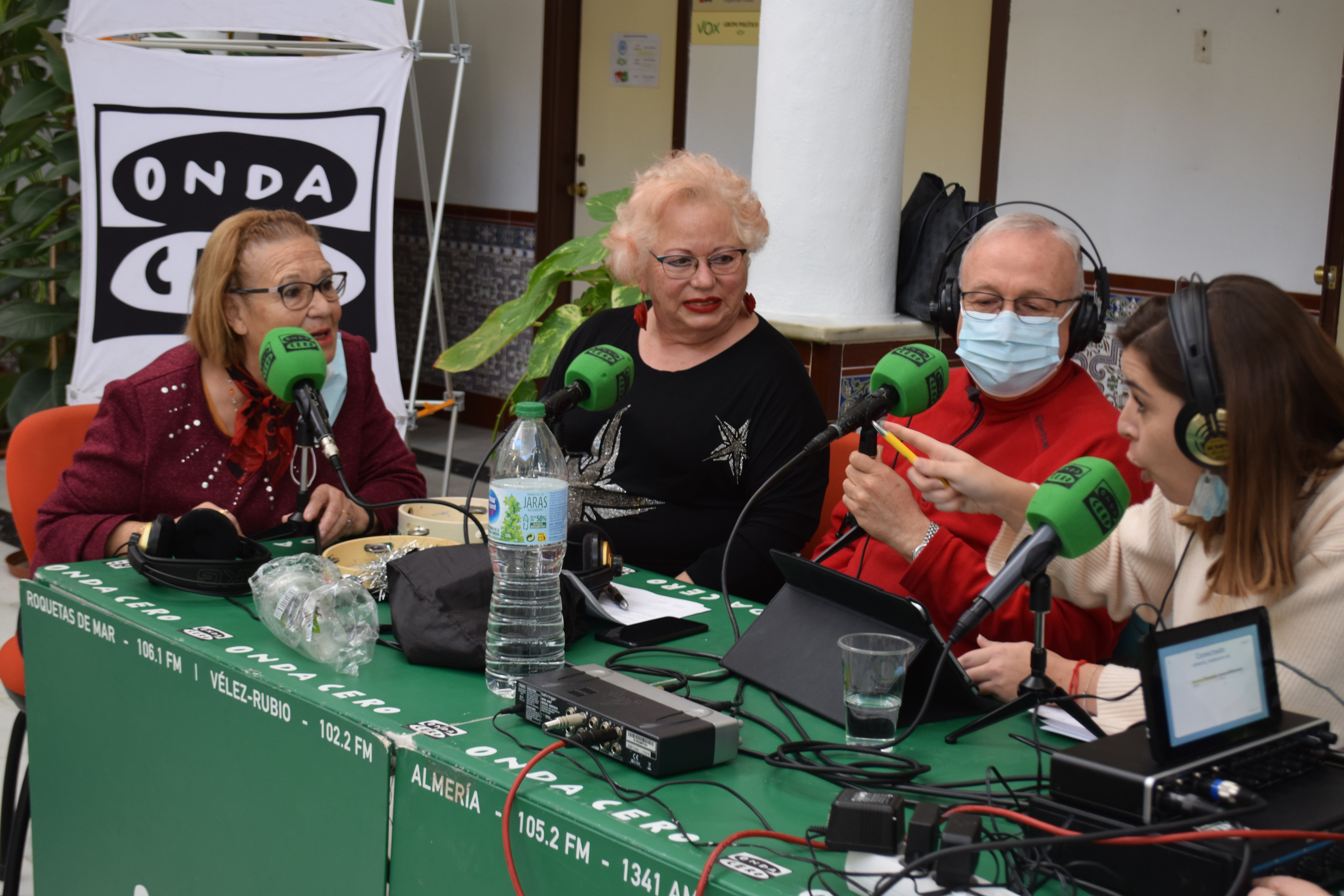 Los mayores de Vícar disfrutan de la Navidad Los mayores de Vícar disfrutan de la Navidad