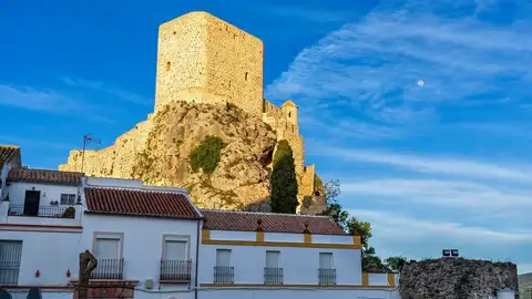 El castillo de Olvera, en una foto de archivo El castillo de Olvera, en una foto de archivo