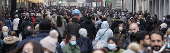 ¿Comparte con el presidente del Gobierno que haya que empezar a tratar el COVID como una gripe estacional?