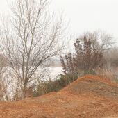 La crecida del Ebro obligó a reforzar las motas de seguridad