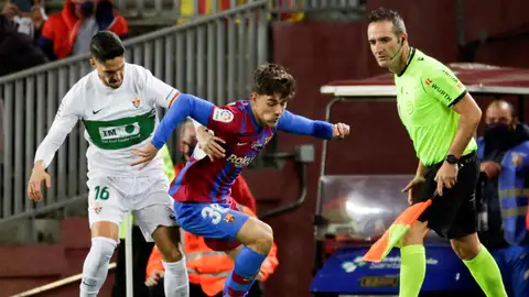 El Barcelona se impuso al Elche en el Camp Nou El Barcelona se impone al Elche en el Camp Nou