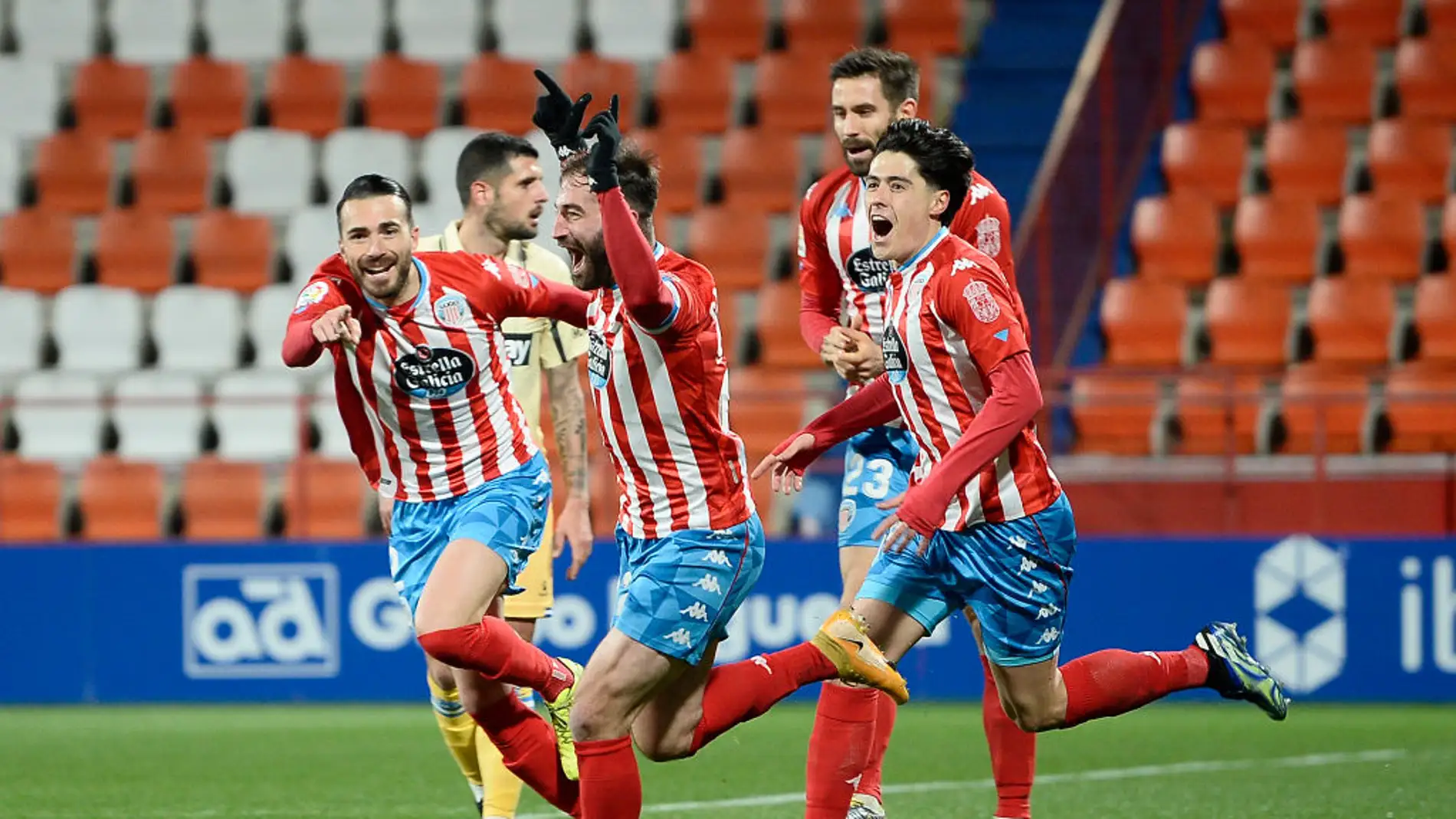 Imagen de archivo de varios jugadores del Lugo celebrando un gol
