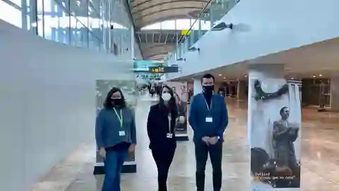 El Aeropuerto de Alicante-Elche Miguel Hernández acoge una exposición sobre el poeta oriolano expo