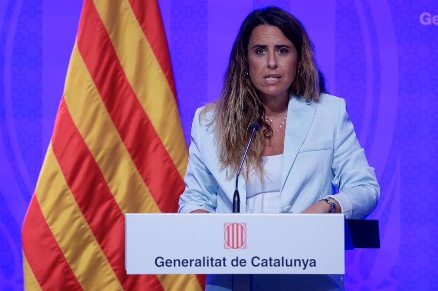 Cataluña endurece las restricciones: toque de queda, cierre del ocio nocturno y limitación de las reuniones a un máximo de 10 personas Cataluña endurece las restricciones: toque de queda, cierre del ocio nocturno y limitación de las reuniones a un máximo de 10 personas