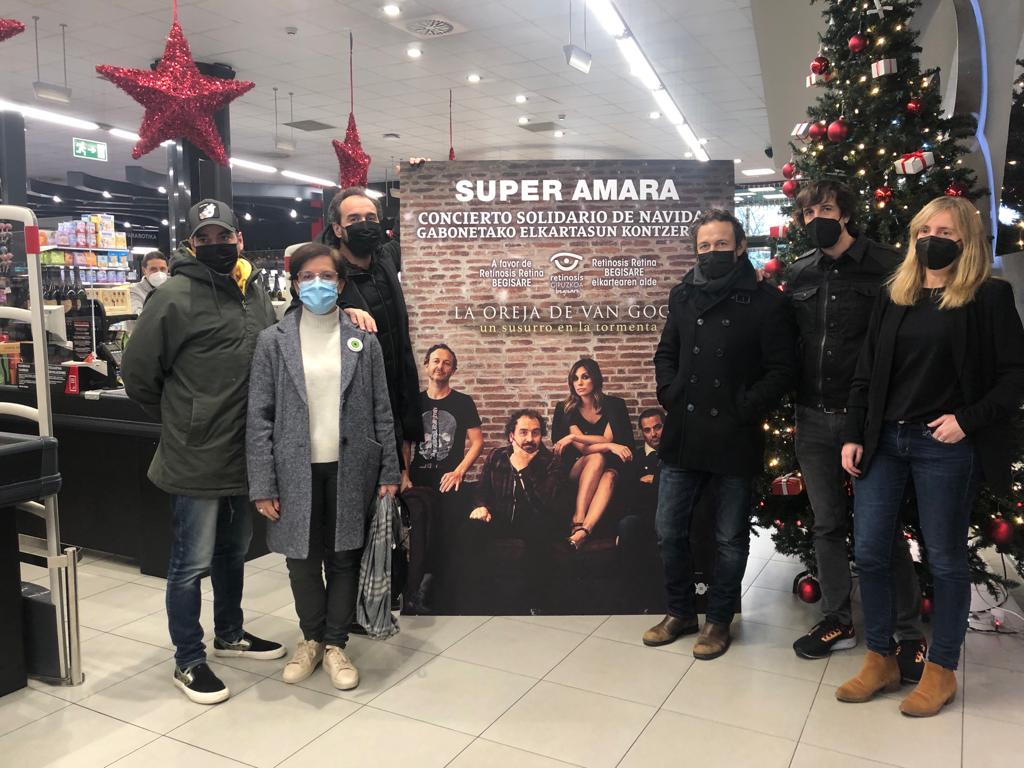 Presentado el Concierto Solidario de Navidad de SUPER AMARA del próximo día 28 donde actuará 'La Oreja de Van Gogh'. Presentado el Concierto Solidario de Navidad de SUPER AMARA del próximo día 28 donde actuará 'La Oreja de Van Gogh'.