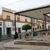 Una céntrica plaza en Puerto Real Una céntrica plaza en Puerto Real
