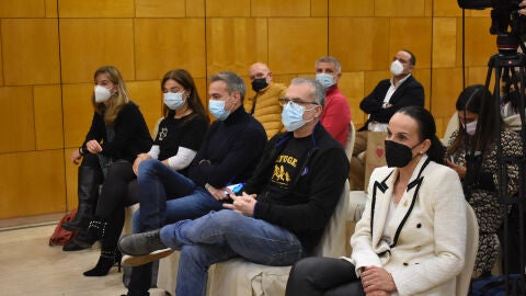 Masías junto a varios concejales del Ayuntamiento Masías junto a varios concejales del Ayuntamiento
