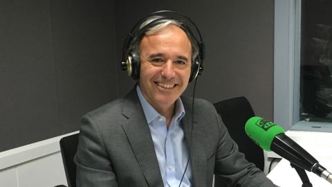 Azcón pide a Lambán que no desvíe la atención con el trasvase Azcón pide a Lambán que no desvíe la atención con el trasvase