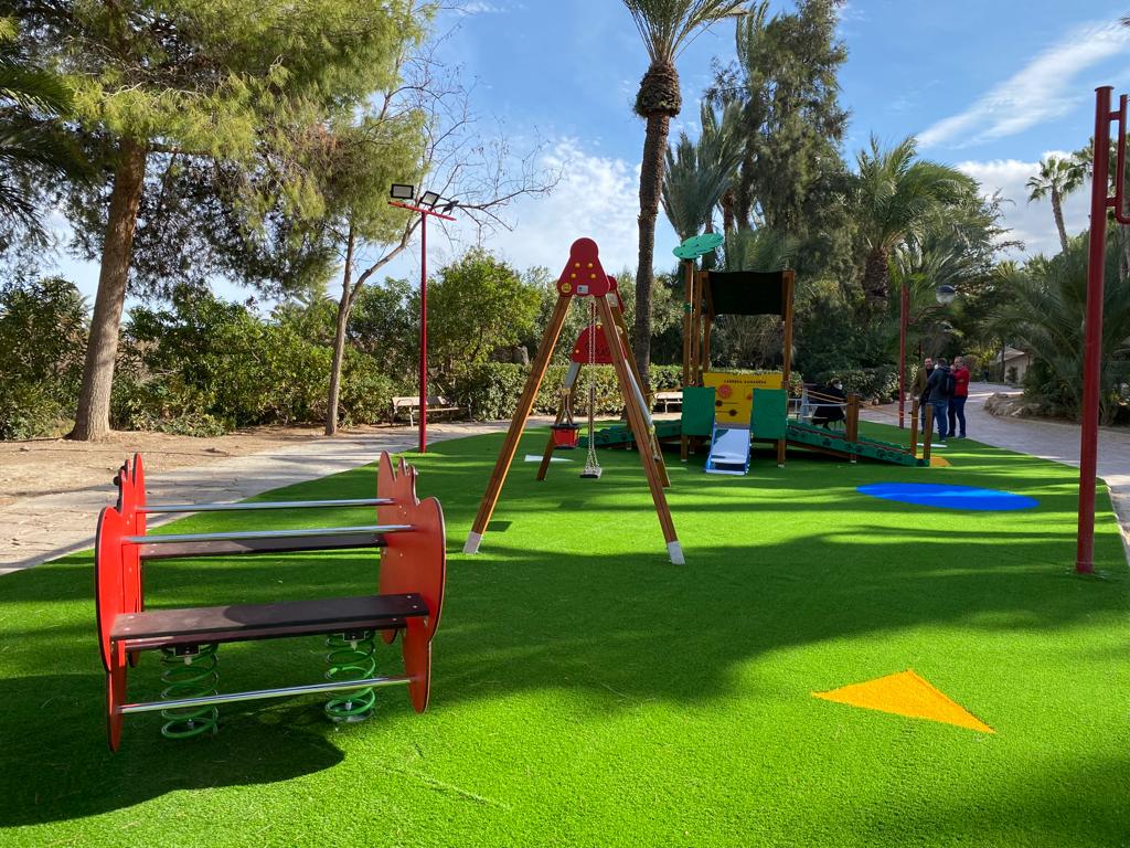 Albatera apuesta por la infancia y nuevas zo-nas infantiles situado en el Parque de la Huerta Albatera apuesta por la infancia y nuevas zo-nas infantiles situado en el Parque de la Huerta