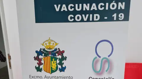 Orihuela reabre el punto de vacunación masiva, contra el Covid-19, en el Centro Social de El Escorratel vacunacion