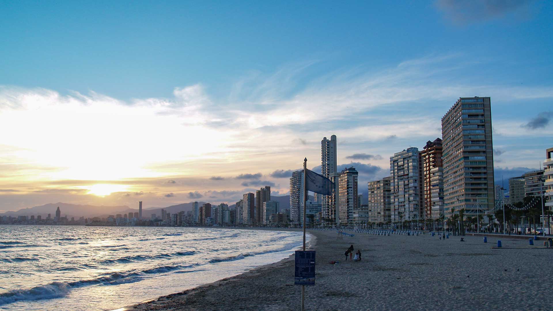 Jueves con cielos despejados en Benidorm, La Vila Joiosa y La Nucía Jueves con cielos despejados en Benidorm, La Vila Joiosa y La Nucía