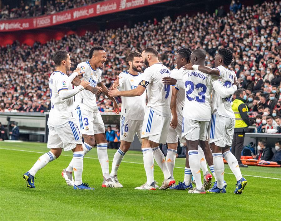 El Real Madrid se impone en San Mamés con un estelar Benzemá El Real Madrid se impone en San Mamés con un estelar Benzemá