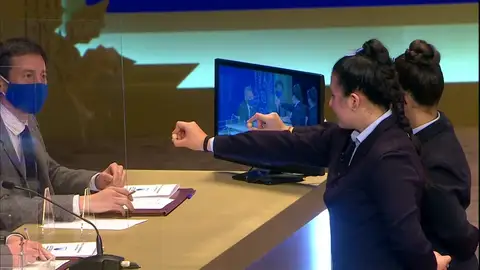 El emotivo momento de las niñas que han cantado el Gordo en el Sorteo de la Lotería: "Tía, te quiero" El emotivo momento de las niñas que han cantado el Gordo en el Sorteo de la Lotería: "Tía, te quiero"