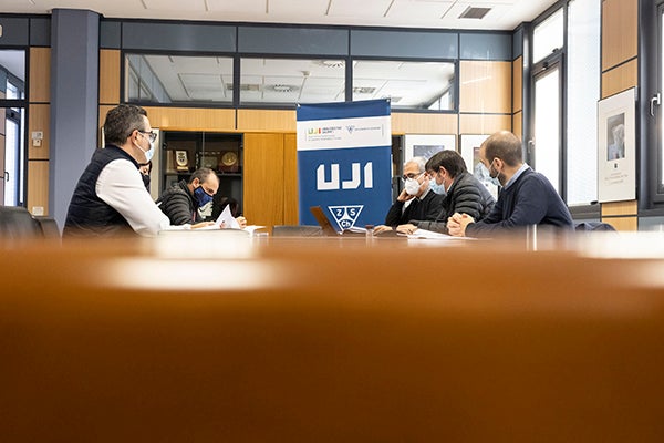 Zschimmer & Schwarz y la Universitat Jaume I renuevan por tercer año su convenio de colaboración Zschimmer & Schwarz y la Universitat Jaume I renuevan por tercer año su convenio de colaboración