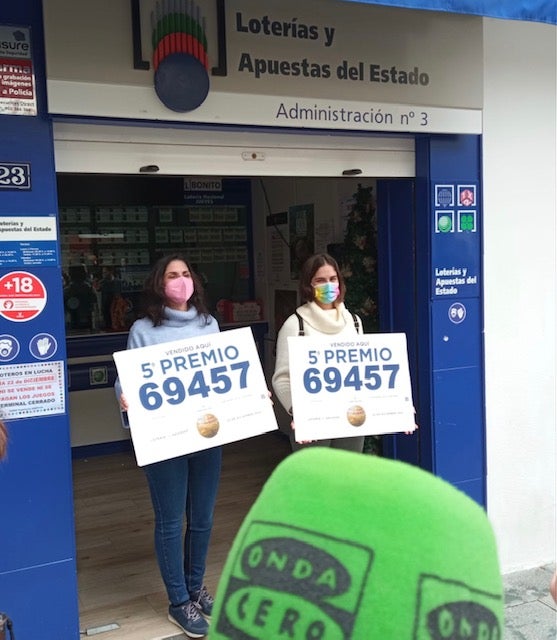 69457: El Quinto de El Gordo inunda San Pedro de alegría a las puertas de la Navidad 69457: El Quinto de El Gordo inunda San Pedro de alegría a las puertas de la Navidad