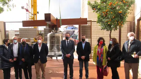 La Torre de Espantaperros de Badajoz recupera su campana 143 años después Badajoz