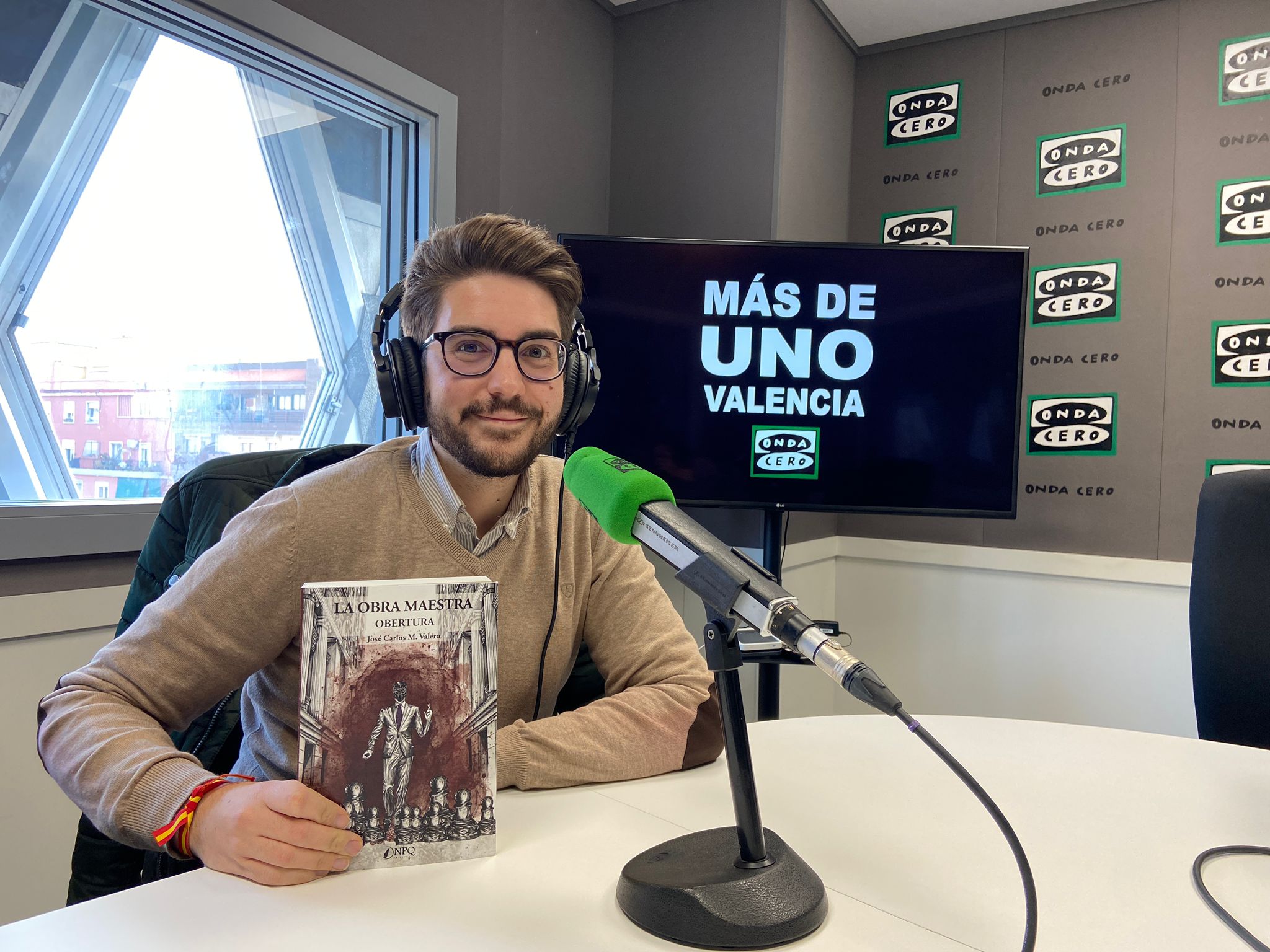 El escritor valenciano José Carlos M. Valero nos presenta su primera novela El escritor valenciano José Carlos M. Valero nos presenta su primera novela