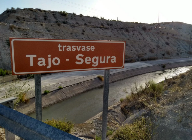 Los colectivos en defensa del Tajo organizan una marcha para protestar por el mal estado del río Los colectivos en defensa del Tajo organizan una marcha para protestar por el mal estado del río
