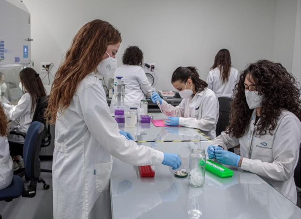 Profesores de ciencias protestan contra la desaparición de asignaturas científicas con la LOMLOE muy demandadas por los estudiantes Profesores de ciencias protestan contra la desaparición de asignaturas científicas con la LOMLOE muy demandadas por los estudiantes