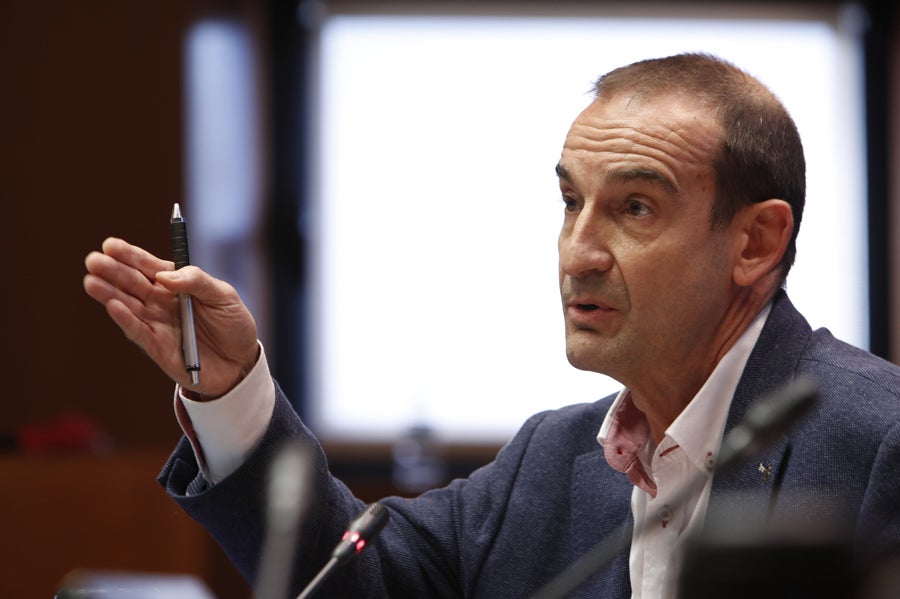 Enrique Bernal: "La mascarilla en exteriores no es la medida más efectiva" Enrique Bernal: "La mascarilla en exteriores no es la medida más efectiva"