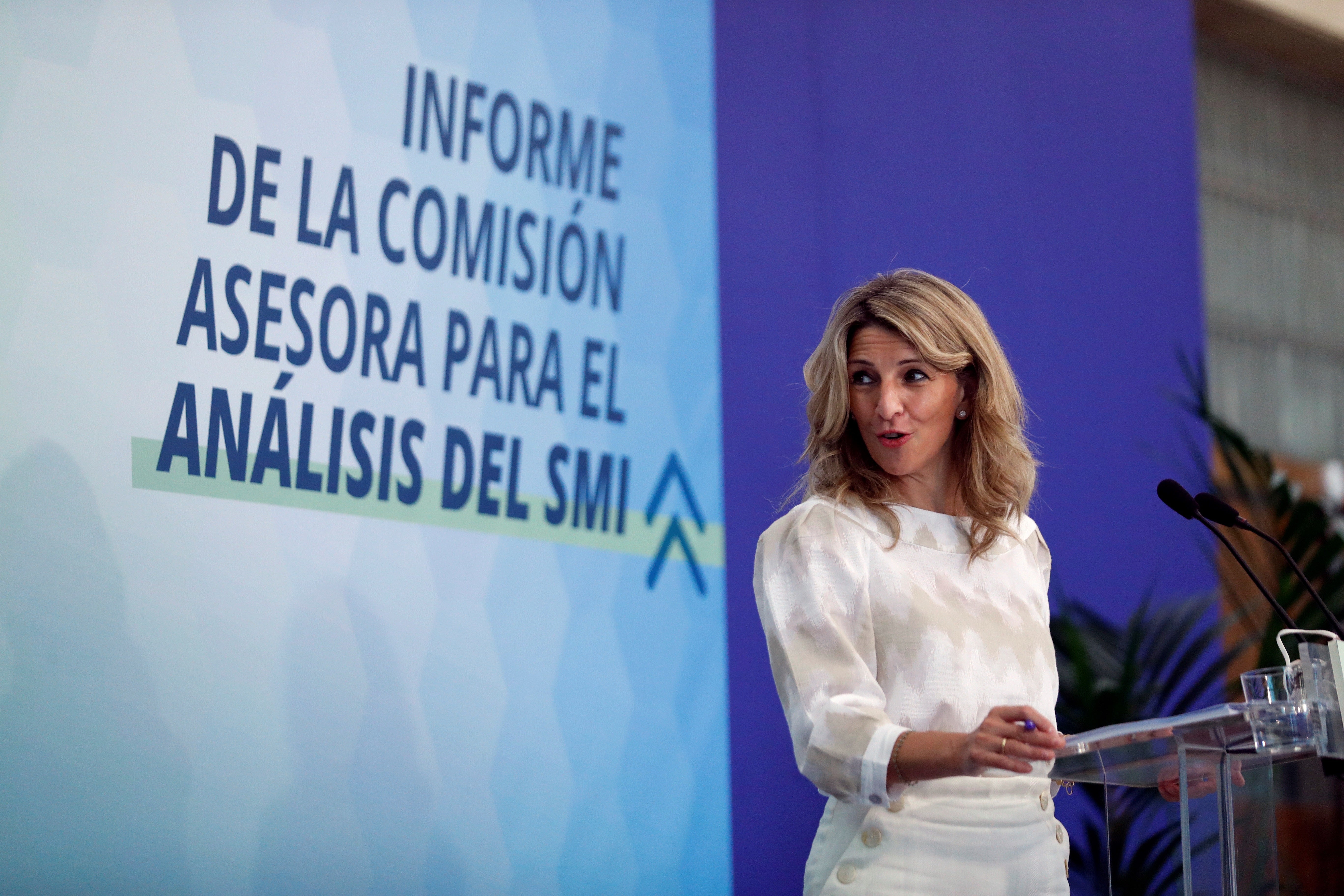 El Gobierno prorroga el SMI de 2021 hasta negociar con agentes sociales: así queda el salario mínimo en España El Gobierno prorroga el SMI de 2021 hasta negociar con agentes sociales: así queda el salario mínimo en España