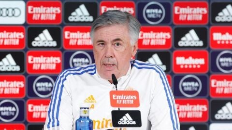 Ancelotti durante una rueda de prensa