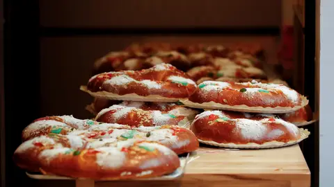 Denunciados tres supermercados por engañar con la nata de su roscón de Reyes Denunciados tres supermercados por engañar con la nata de su roscón de Reyes