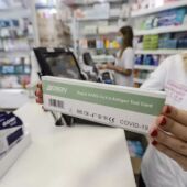 Las farmacias de la Comunitat podrán notificar a Sanitat los casos positivos de las pruebas de antígenos