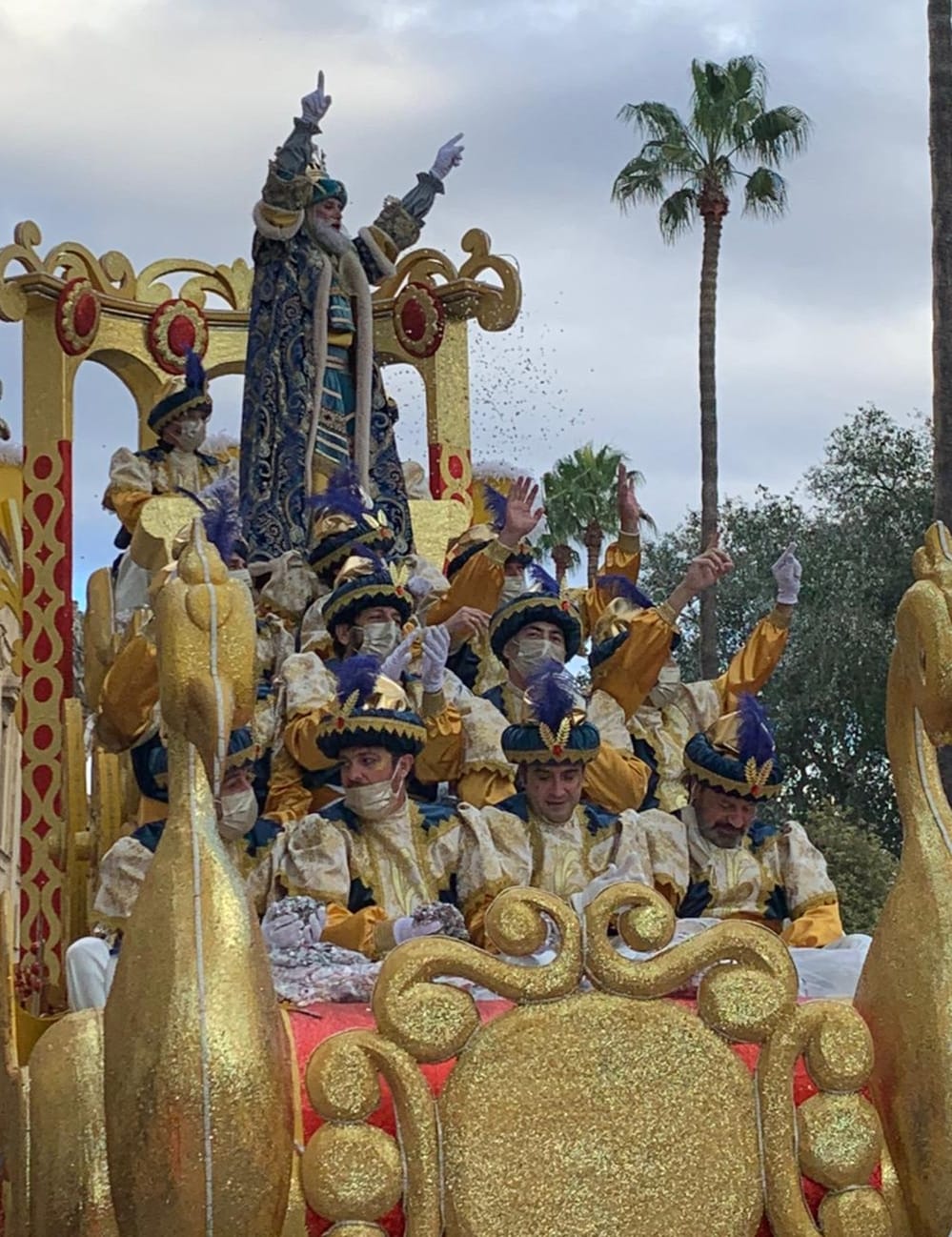 Sus Majestades los Reyes Magos de Oriente recorren ya las calles de Sevilla tras un año en blanco por la pandemia Sus Majestades los Reyes Magos de Oriente recorren ya las calles de Sevilla tras un año en blanco por la pandemia