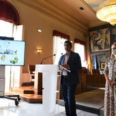 Caballero durante la presentación del proyecto de señalética para el patrimonio de la provincia Caballero durante la presentación del proyecto de señalética para el patrimonio de la provincia