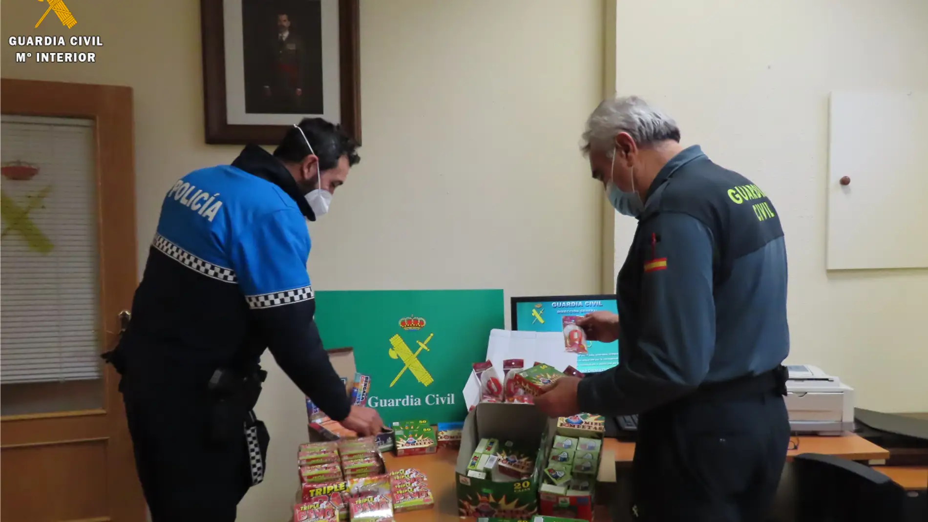 La Guardia Civil realiza 52 inspecciones en establecimientos de venta de artículos pirotécnicos en la campaña de Navidad