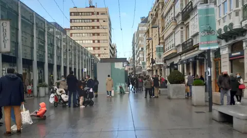 Rebajas en A Coruña 2022 Ambiente en la Plaza de Lugo
