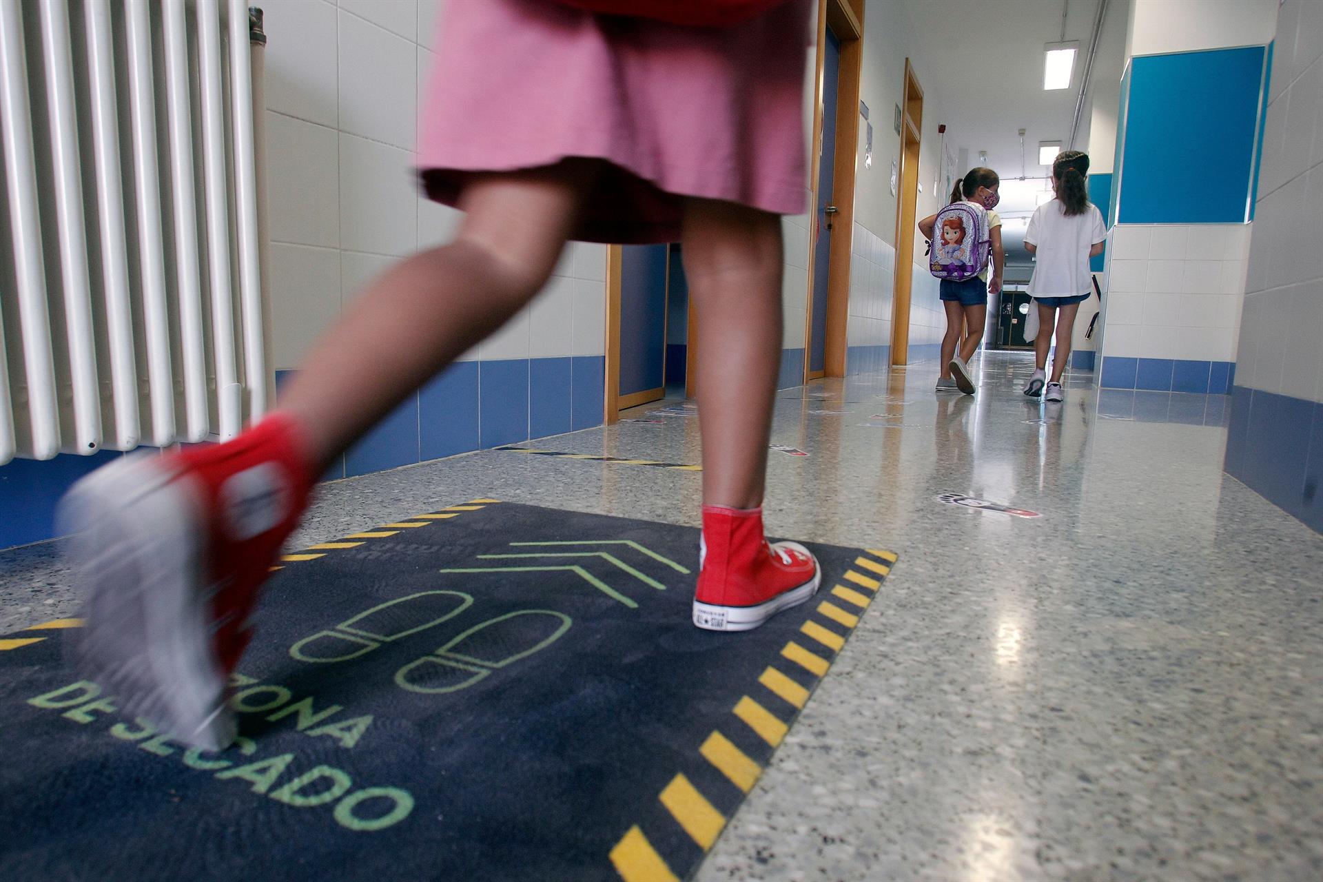 La cuarentena de un aula completa solo se hará en la Comunitat si hay más de 5 positivos La cuarentena de un aula completa solo se hará en la Comunitat si hay más de 5 positivos