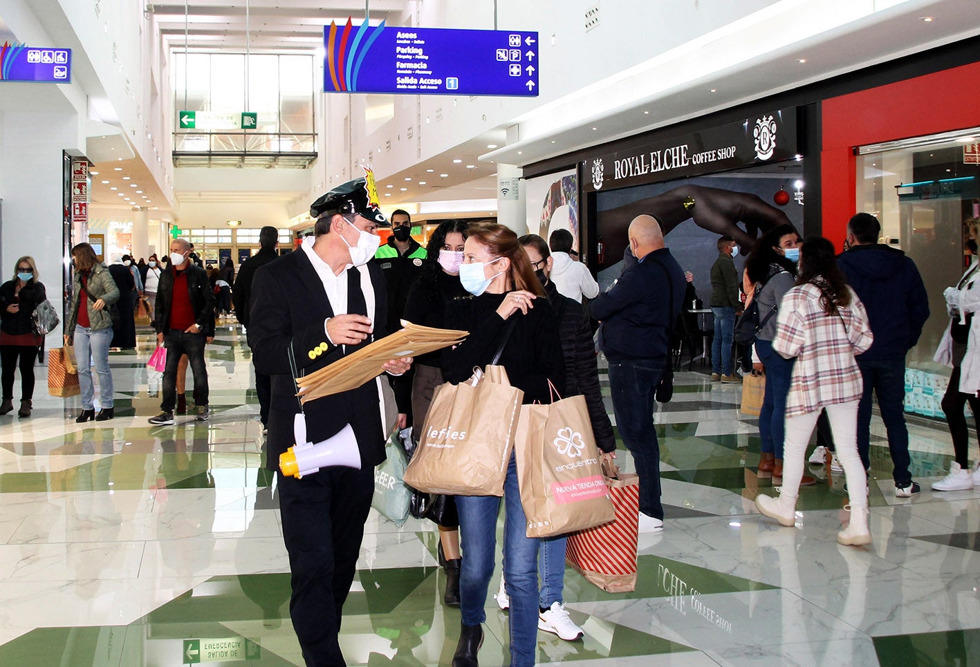 L'Aljub lanza las rebajas con un 10% de descuento extra en forma de vales regalo L'Aljub lanza las rebajas con un 10% de descuento extra en forma de vales regalo