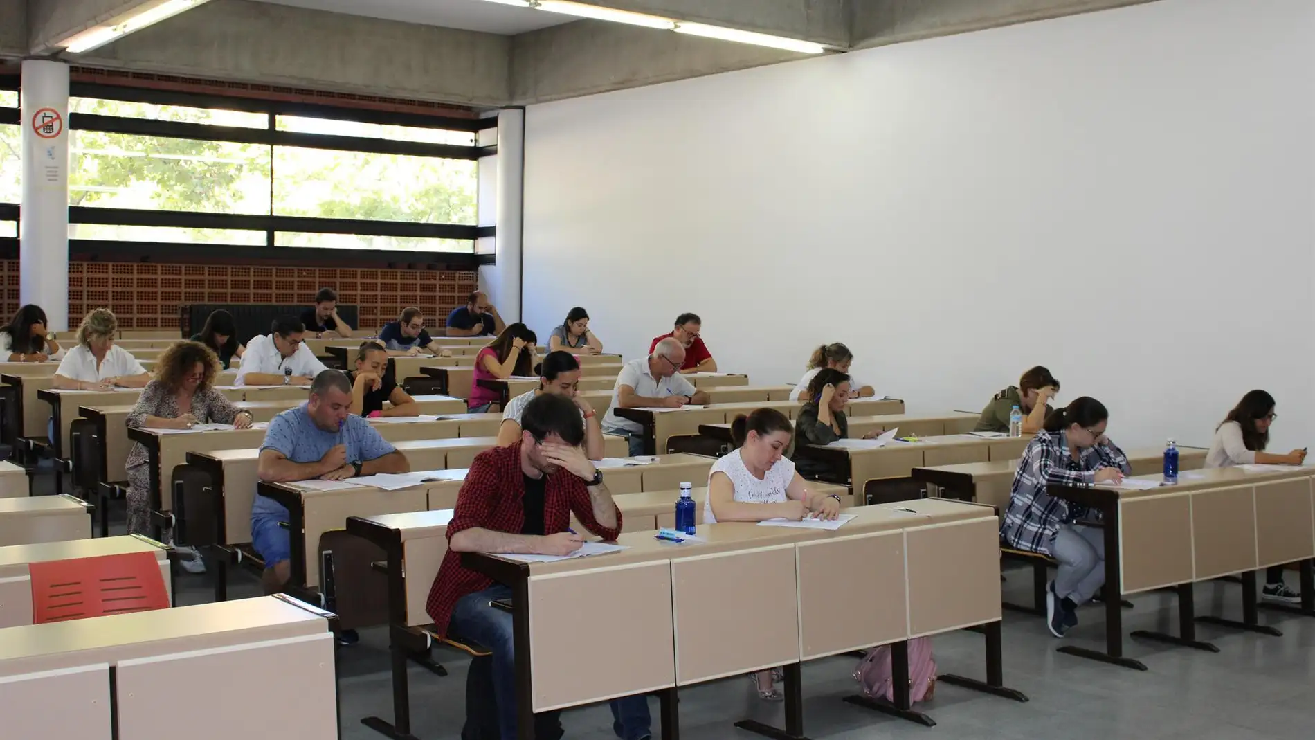 La Universidad de Castilla - La Mancha mantiene exámenes presenciales a pesar del auge de contagios