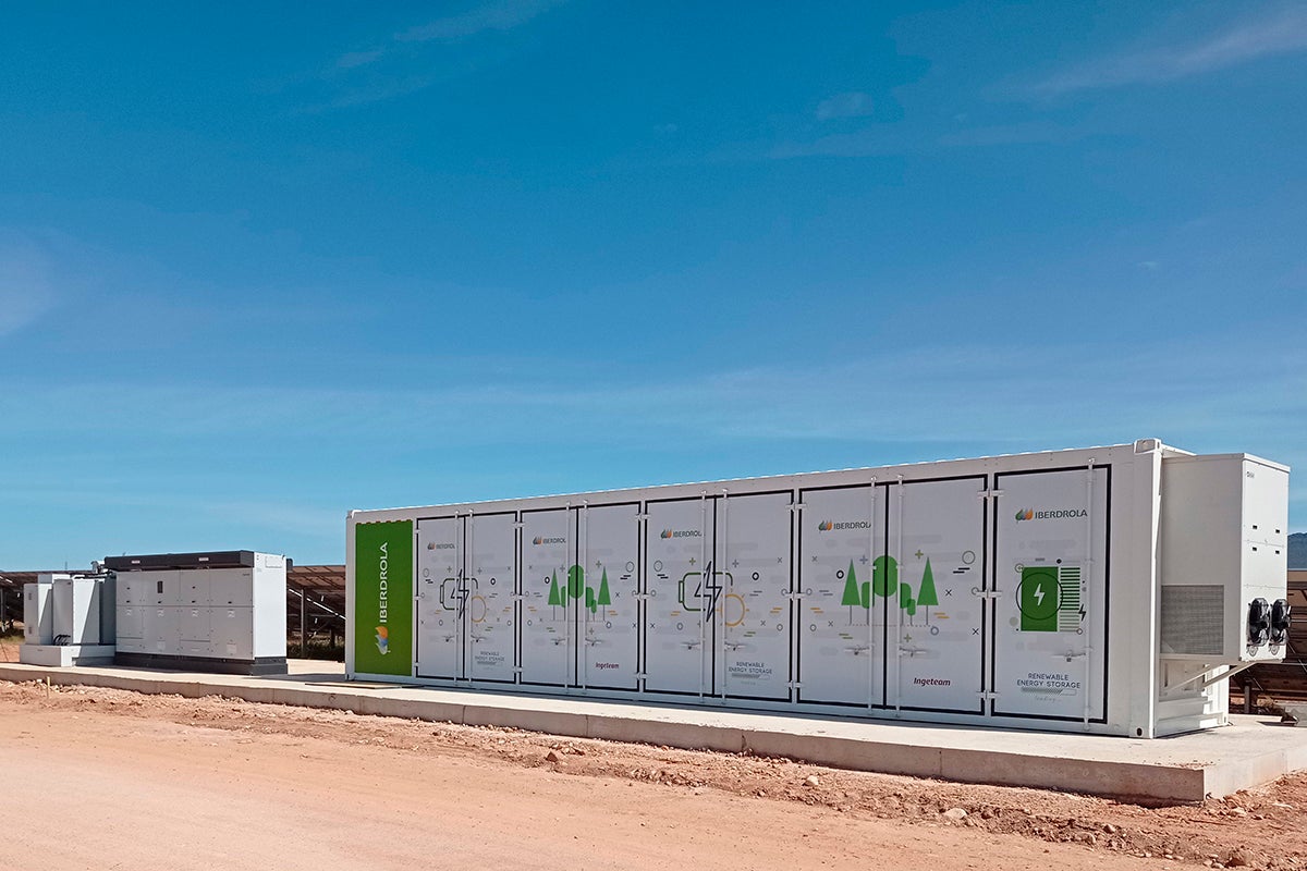 Ingeteam pone en marcha la primera planta fotovoltaica con baterías de España Ingeteam pone en marcha la primera planta fotovoltaica con baterías de España