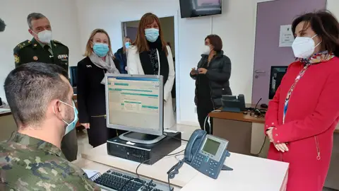 La ministra Robles y la consejera de Sanidad en su visita al Hospital General de la Defensa La ministra Robles y la consejera de Sanidad en su visita al Hospital General de la Defensa