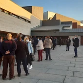 Ciudadanos acuden al Hospital de Ciudad Real para vacunarse frente a la covid Ciudadanos acuden al Hospital de Ciudad Real para vacunarse frente a la covid