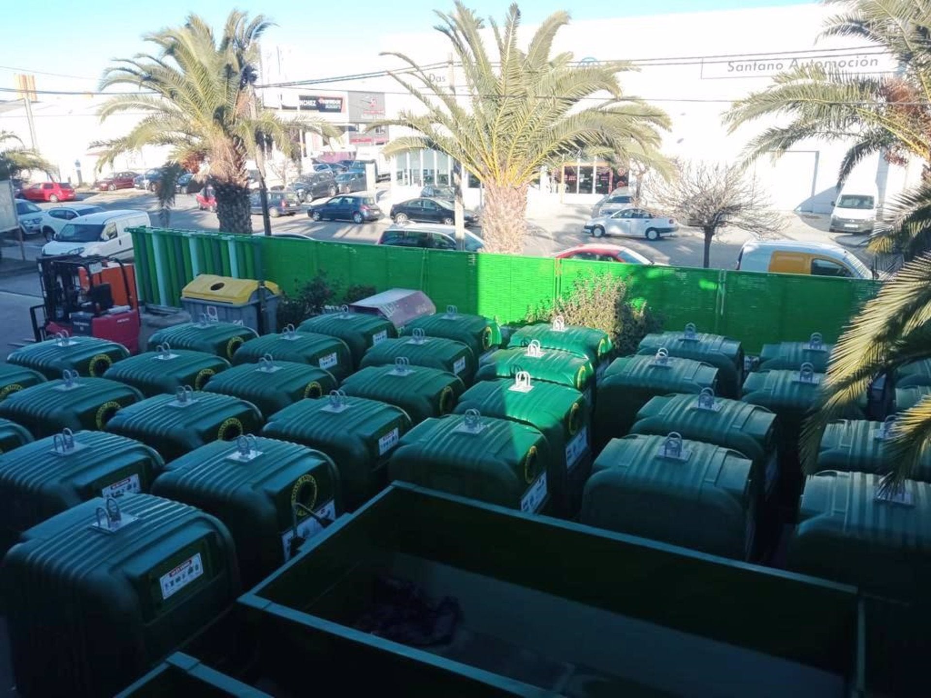 Cáceres instalará 85 nuevos contenedores de vidrio para impulsar el reciclaje en el sector hostelero Cáceres instalará 85 nuevos contenedores de vidrio para impulsar el reciclaje en el sector hostelero