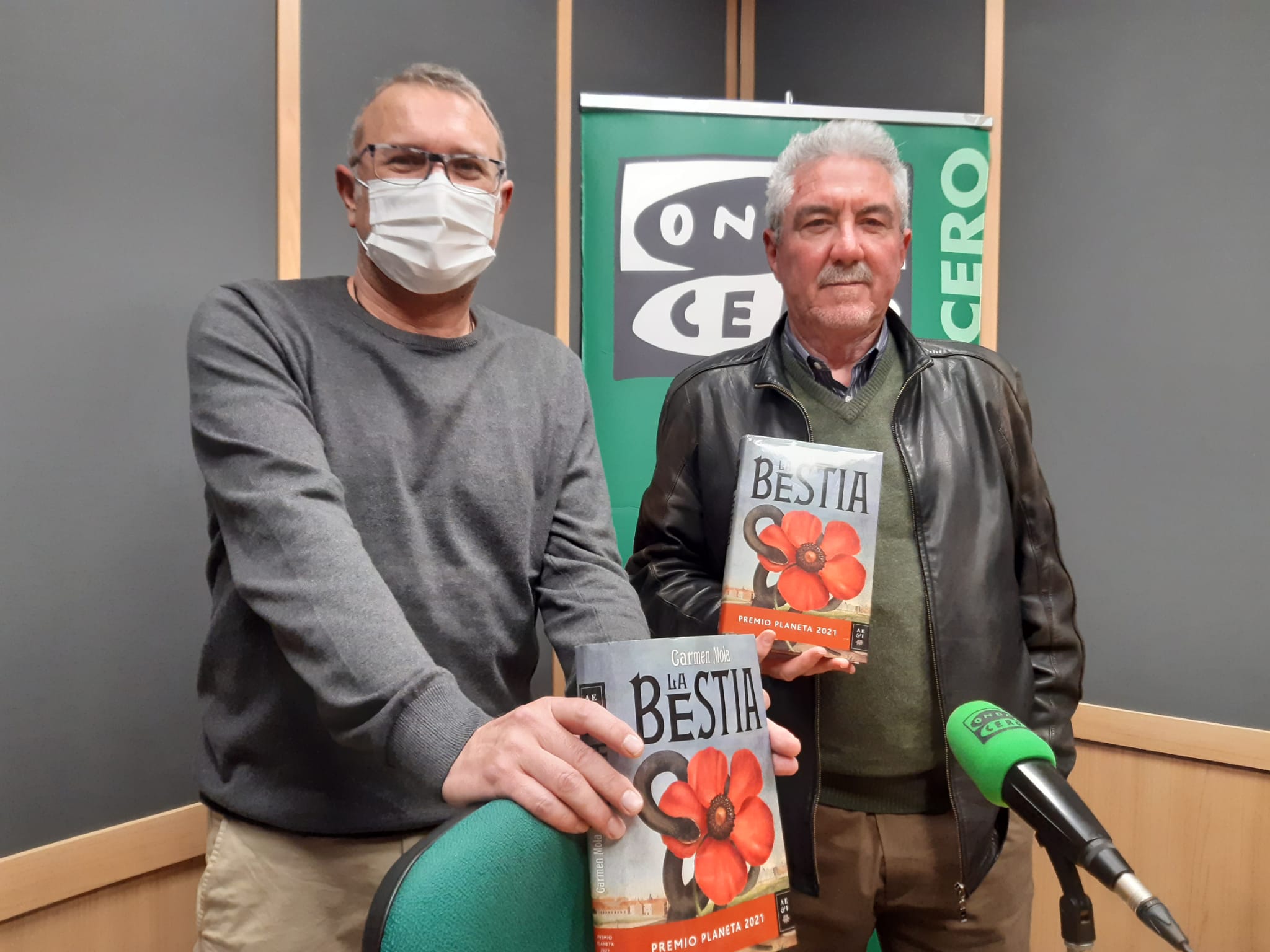 'La Bestia' de Carmen Mola en las Veladas literarias de Restaurante Maestral de Alicante 'La Bestia' de Carmen Mola en las Veladas literarias de Restaurante Maestral de Alicante