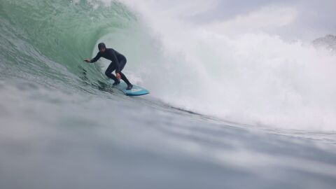 Nano Riego, surfer de olas grandes