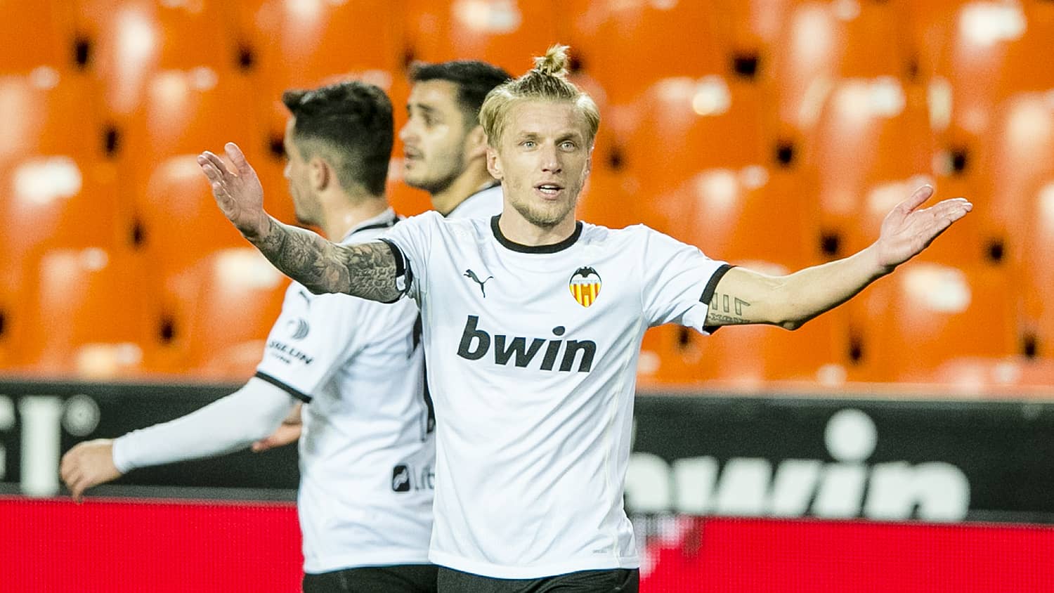 Aluvión de bajas en la vuelta al trabajo del Valencia CF Aluvión de bajas en la vuelta al trabajo del Valencia CF