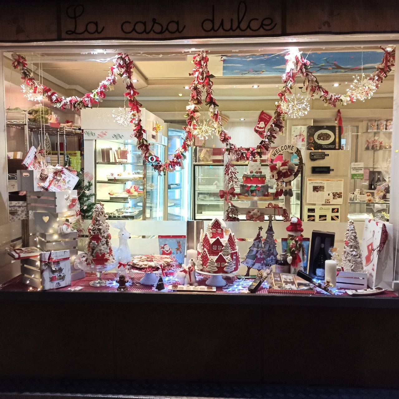 Palencia enciende la magia de la Navidad con su Concurso de Escaparates Palencia enciende la magia de la Navidad con su Concurso de Escaparates