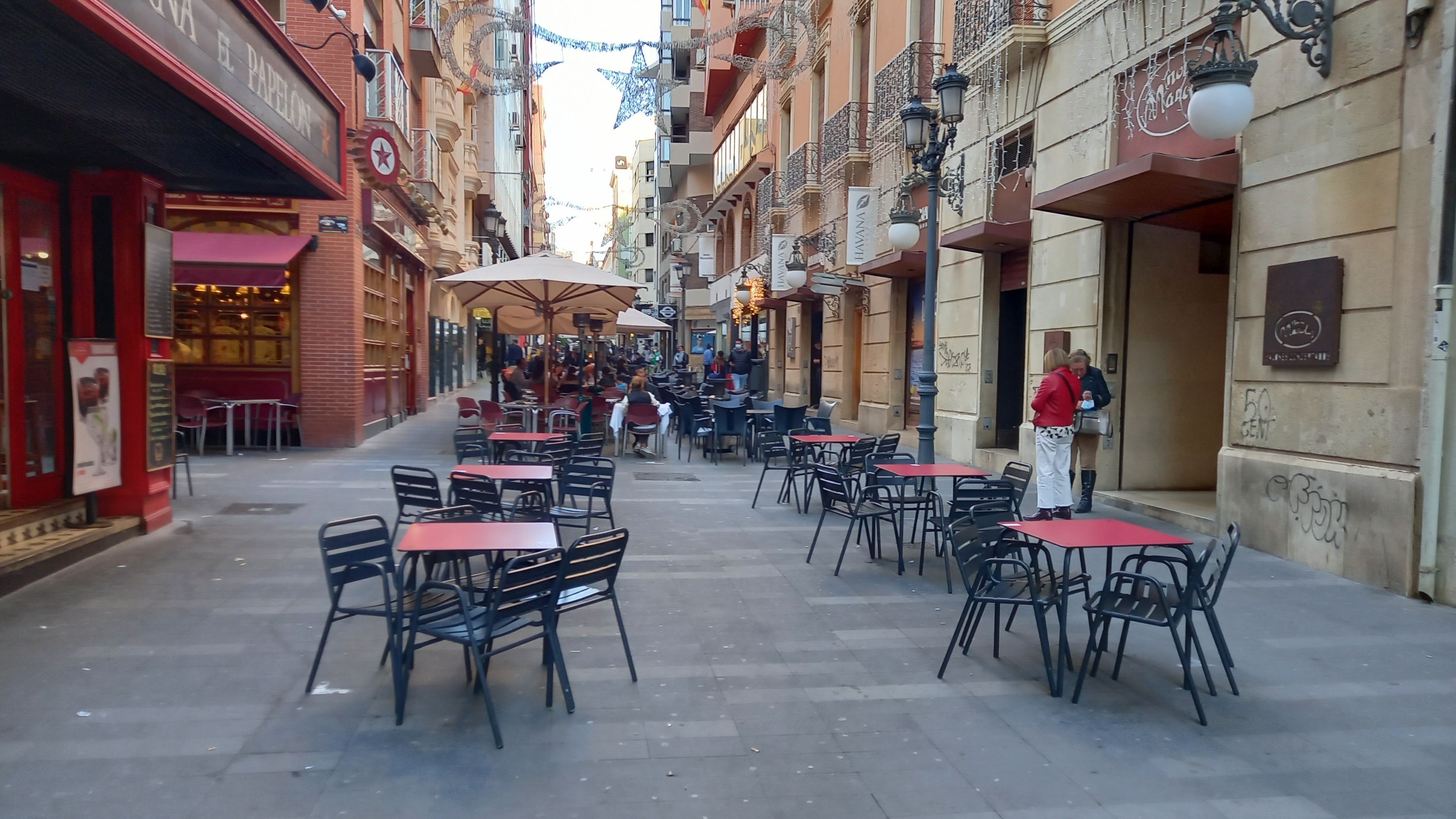 Alicante activa las ZAS en parte del Centro Tradicional y del Casco Antiguo Alicante activa las ZAS en parte del Centro Tradicional y del Casco Antiguo