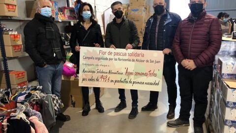 Entrega del cheque solidario