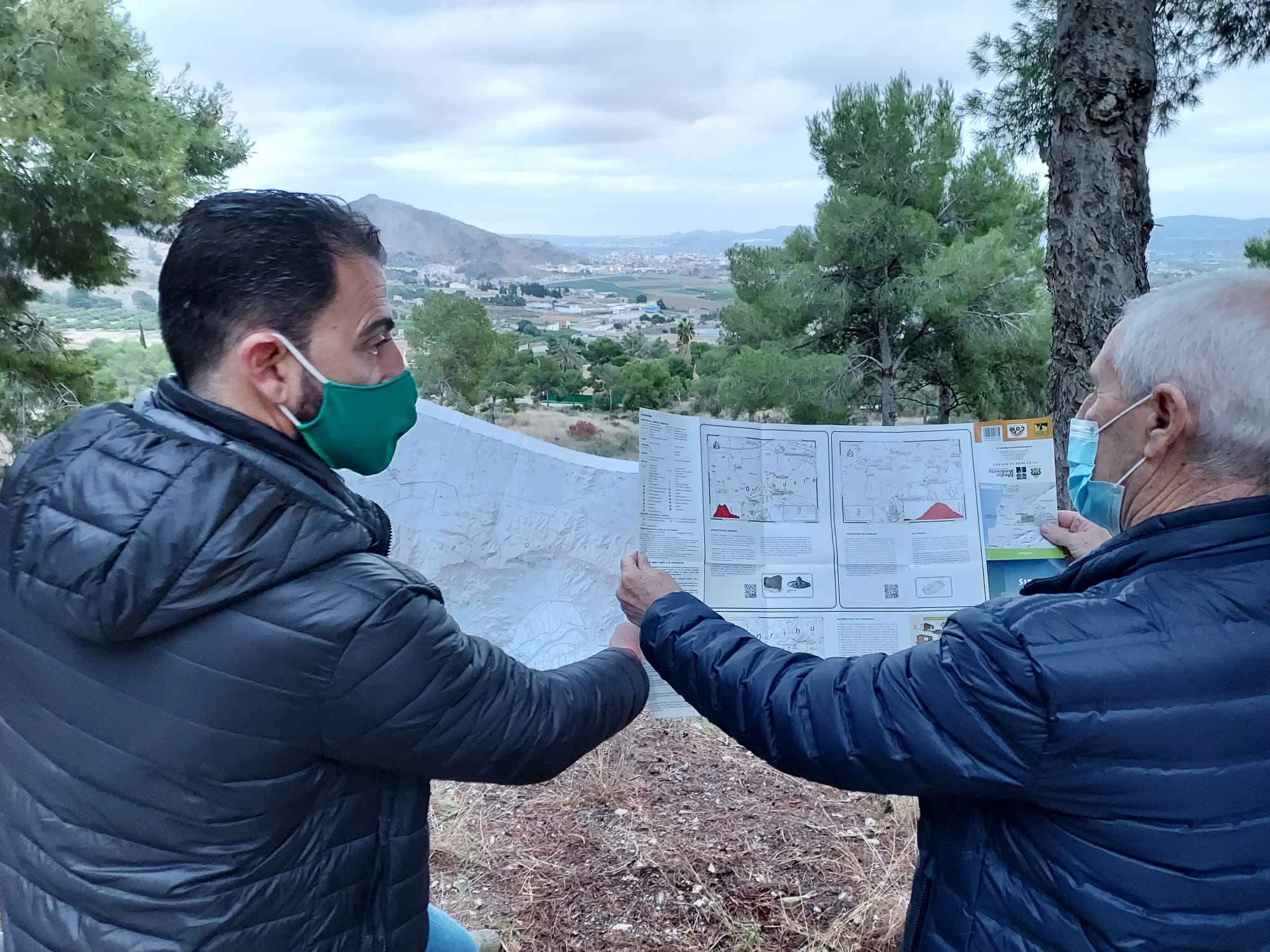 Medio Ambiente edita un millar de ejemplares del mapa de la Sierra de Orihuela Medio Ambiente edita un millar de ejemplares del mapa de la Sierra de Orihuela