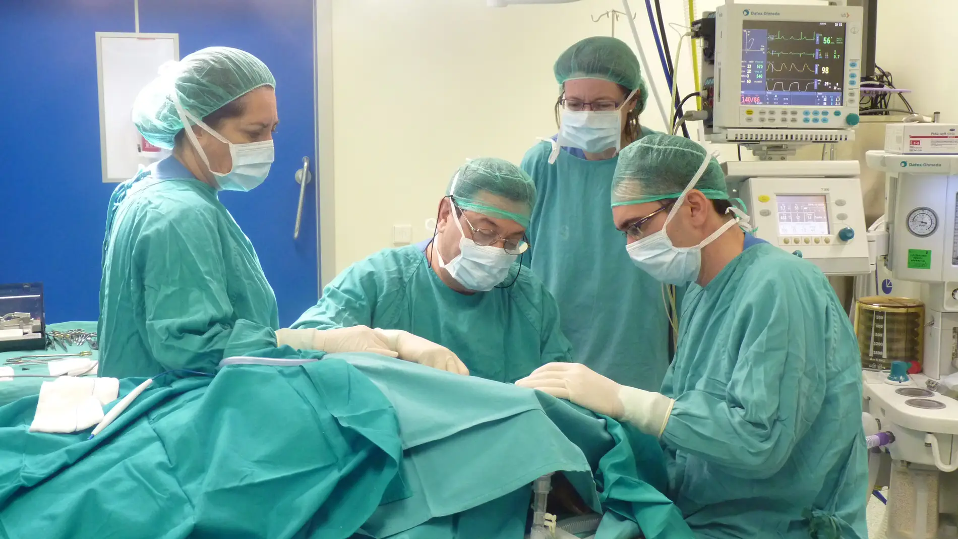 Operación quirúrgica en un hospital